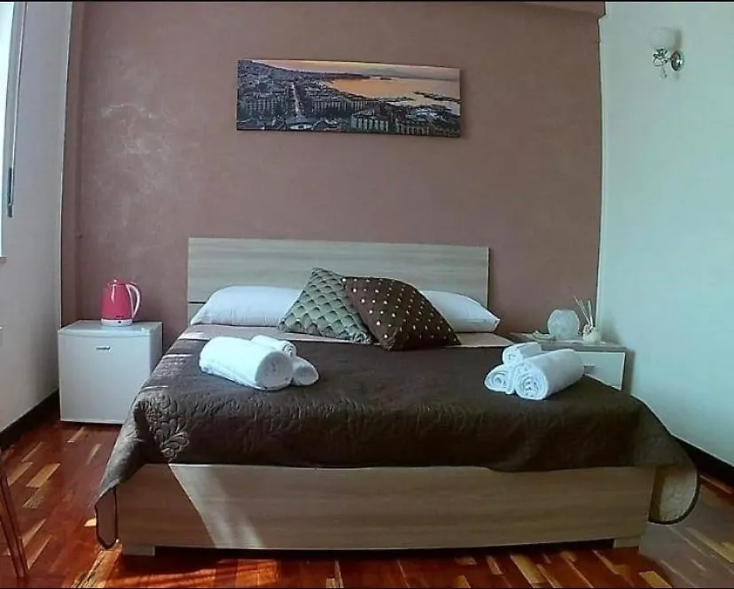 Guest house Casa Sant'Anna Alle Paludi Naples Italy